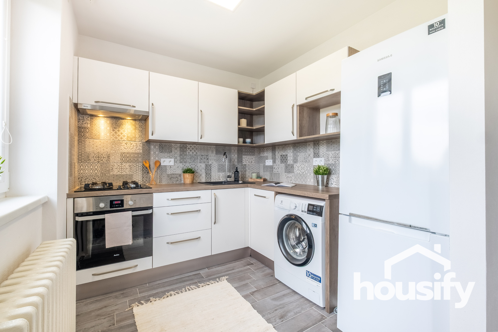 Pronájem byt 1+kk, 38 m2 - Pražská sídliště, Znojmo